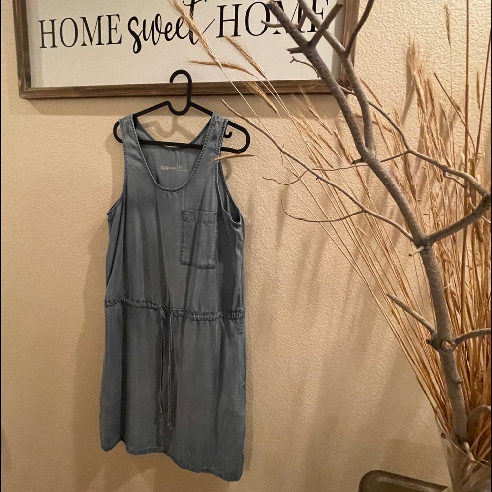 Gap denim dress sleeveless Sz Medium